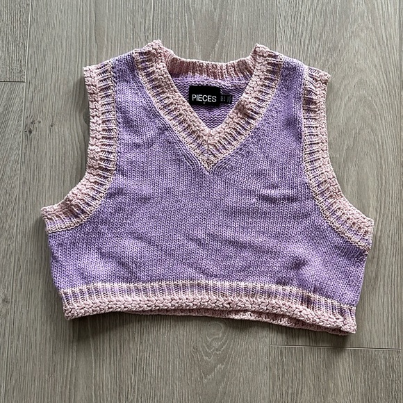 PIECES sweater vest - Picture 1 of 3